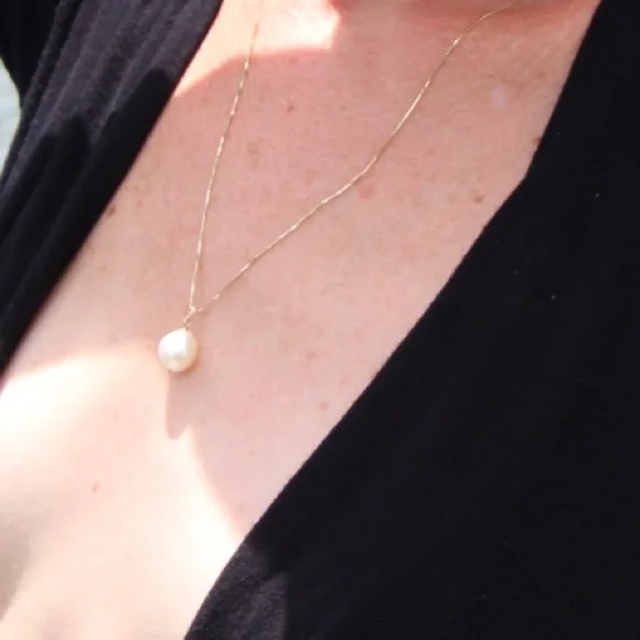 Kinn Baroque Pearl Pendant (kinn studio)